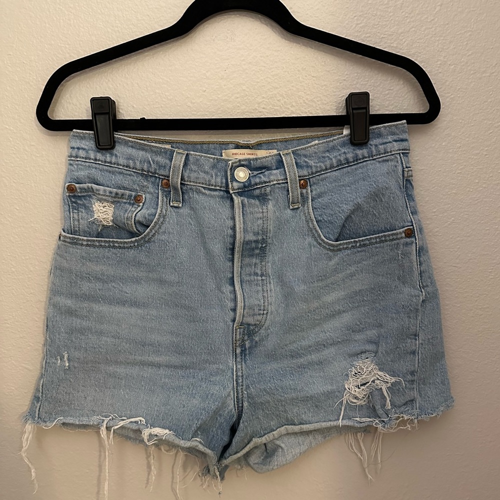 Levi’s Ribcage Shorts